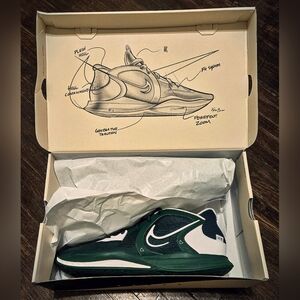 NEW Men's 13.5 Nike Kyrie Low 5 Basketball Shoes